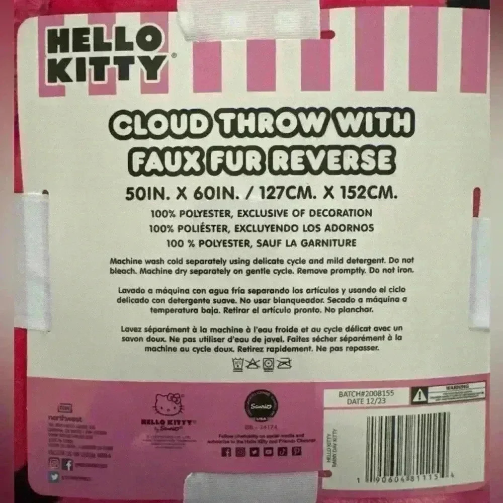 🚫SOLD🚫 Hello Kitty Faux Fur Throw - Picture 5 of 8